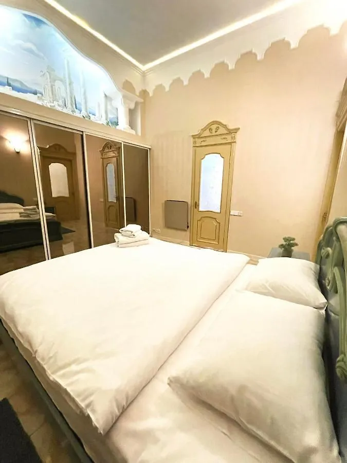 Apartamento Great One Bed Right Near Opera House Kiev 0*,  Ucrania